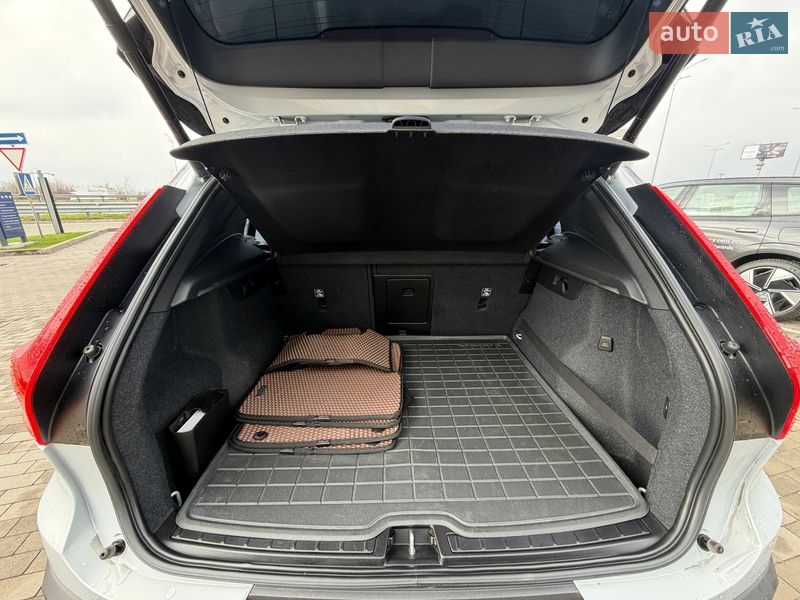 Внедорожник / Кроссовер Volvo XC40 2019 в Киеве фото 13 Внедорожник / Кроссовер Volvo XC40 2019 в Киеве