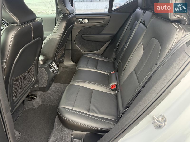 Внедорожник / Кроссовер Volvo XC40 2019 в Киеве фото 18 Внедорожник / Кроссовер Volvo XC40 2019 в Киеве