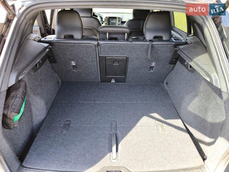 Позашляховик / Кросовер Volvo XC40 2021 в Лозовій