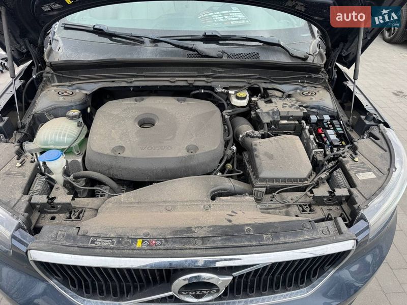 Внедорожник / Кроссовер Volvo XC40 2021 в Львове