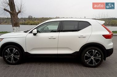 Внедорожник / Кроссовер Volvo XC40 2020 в Киеве