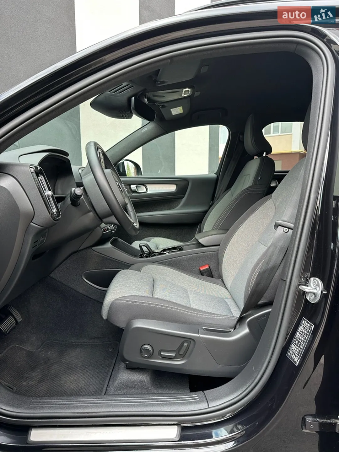 2023 Volvo XC40 - мініатюра 24