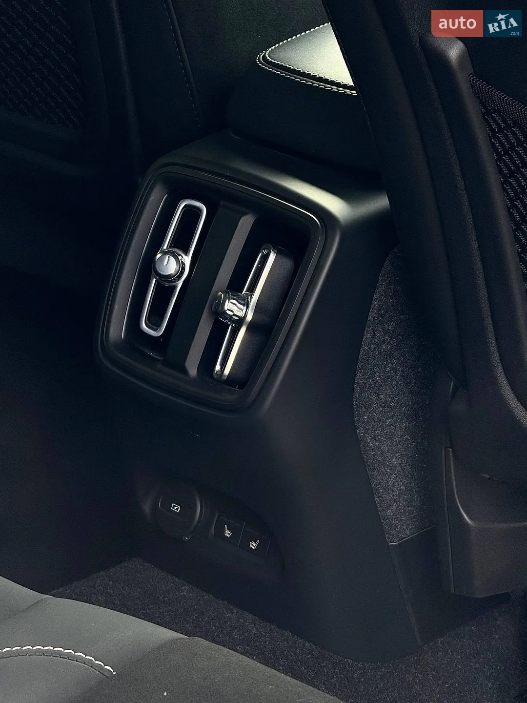 2023 Volvo XC40 - мініатюра 11