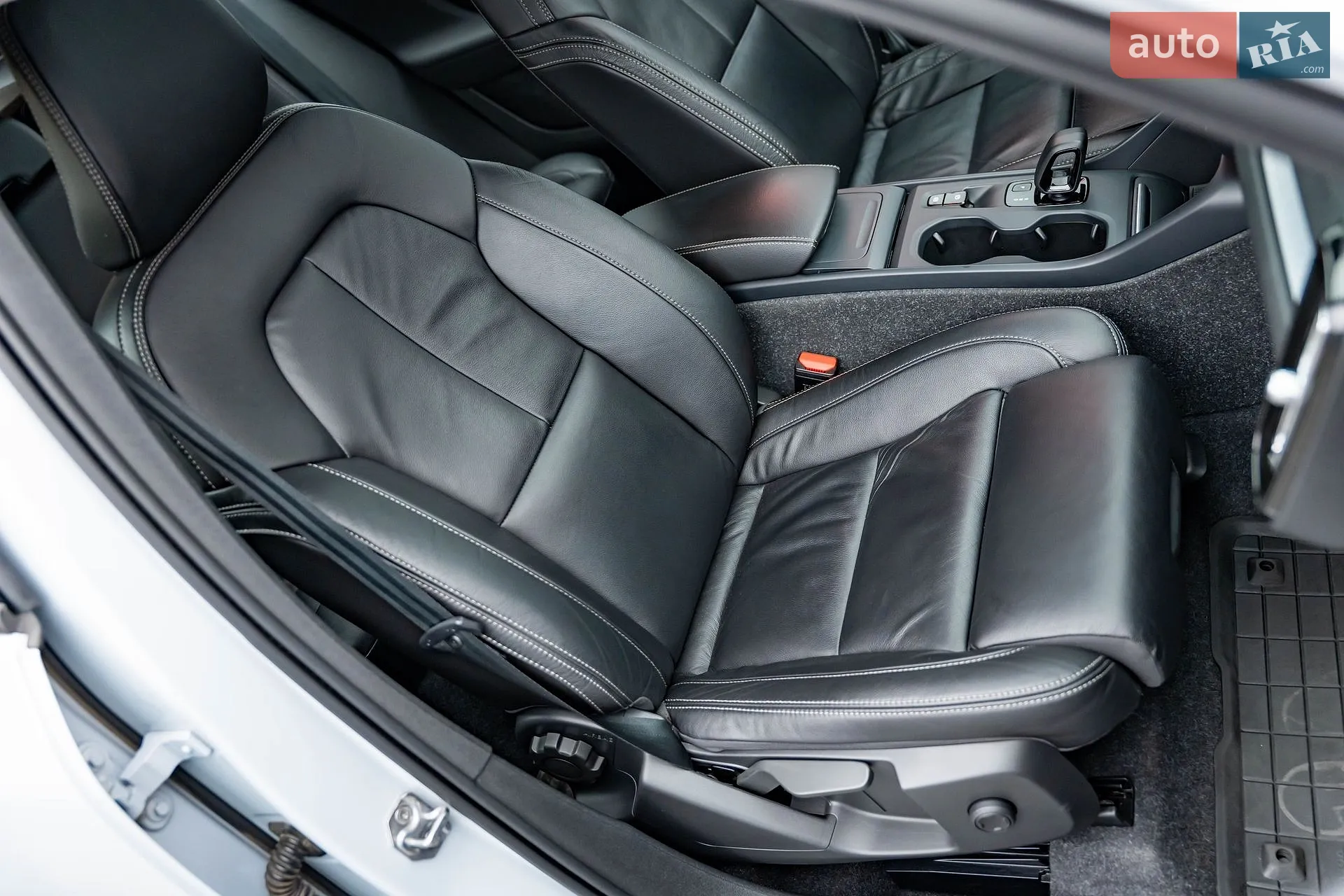 2021 Volvo XC40 - мініатюра 27
