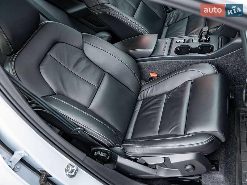Внедорожник / Кроссовер Volvo XC40 2021 в Киеве