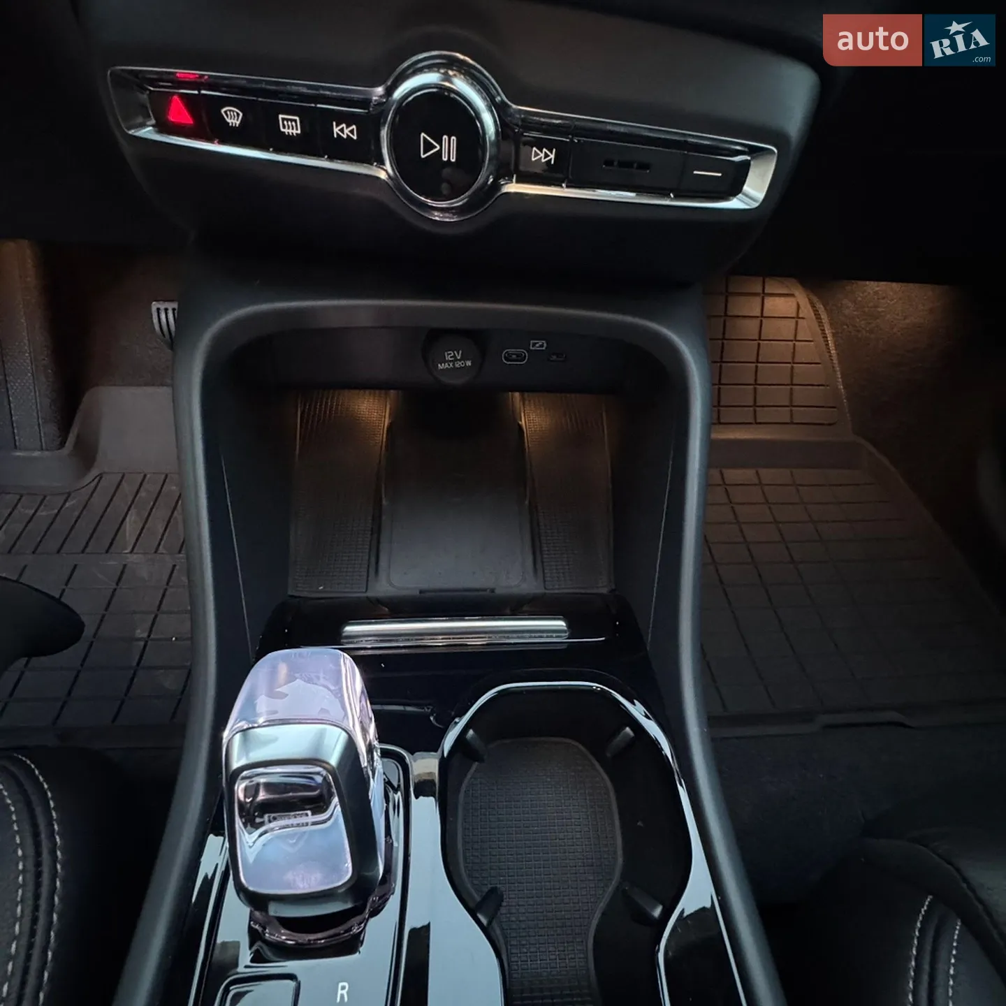 2023 Volvo XC40 - мініатюра 24