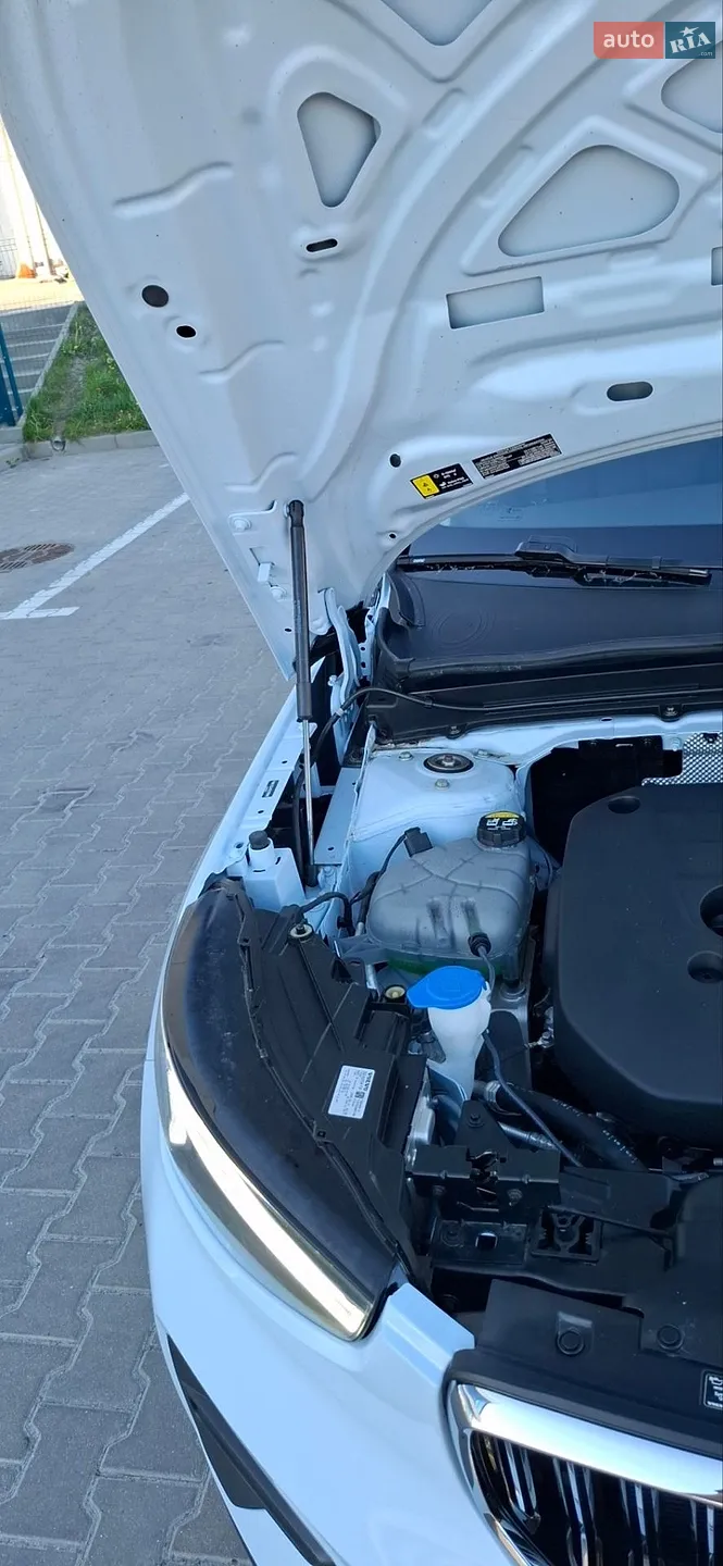 2025 Volvo XC40 - мініатюра 12