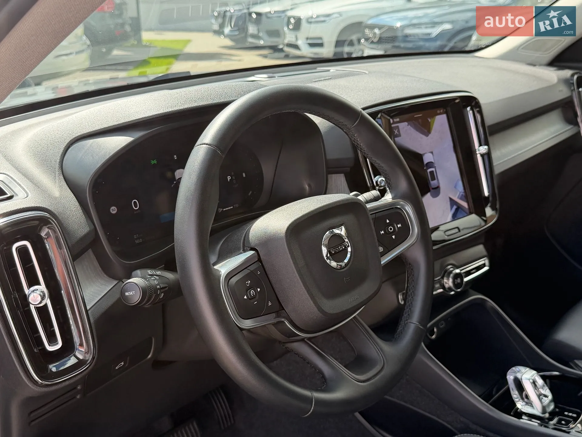 2025 Volvo XC40 - мініатюра 10