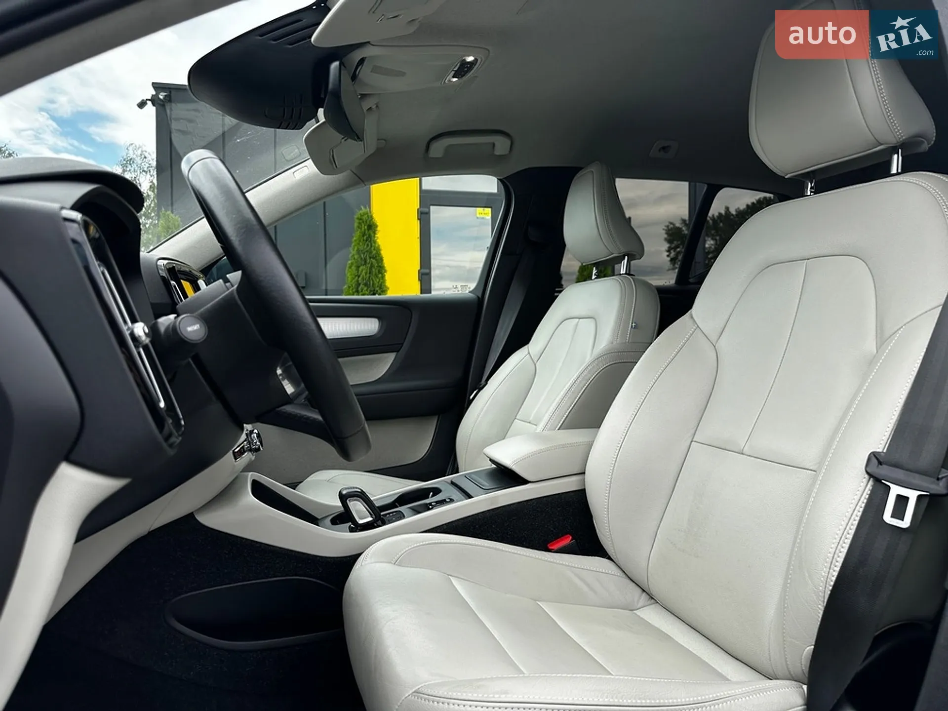 2021 Volvo XC40 - мініатюра 10