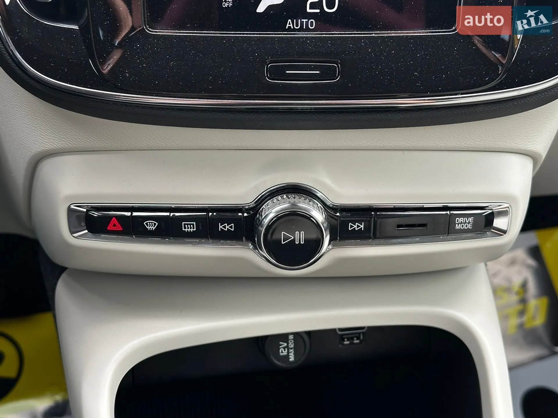 2021 Volvo XC40 - мініатюра 23