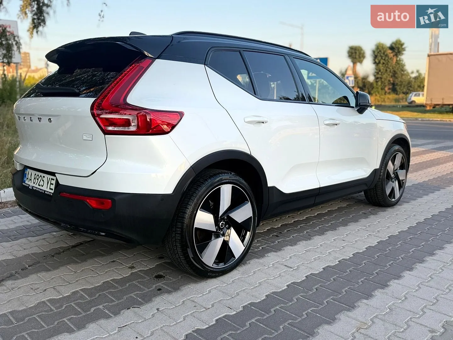 2023 Volvo XC40 - мініатюра 8