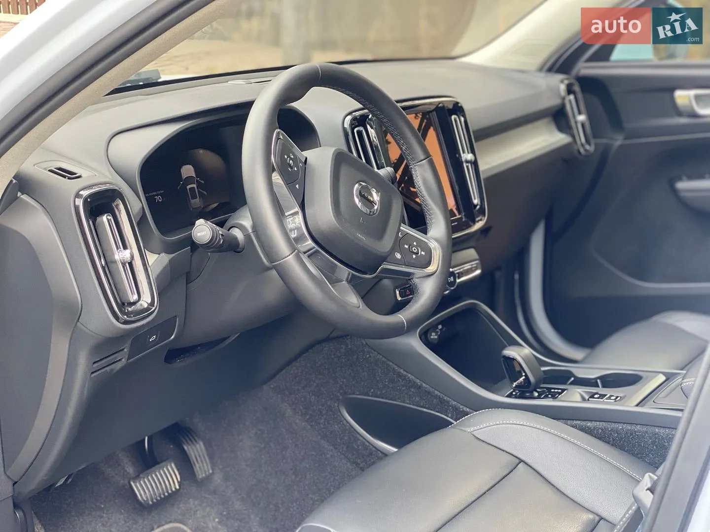 2025 Volvo XC40 - мініатюра 17