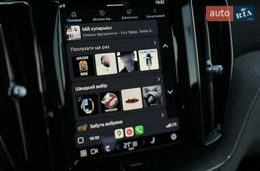 Позашляховик / Кросовер Volvo XC60 Recharge 2021 в 