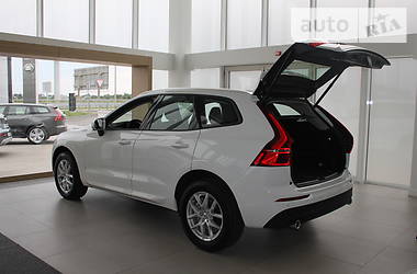 Внедорожник / Кроссовер Volvo XC60 2019 в Киеве