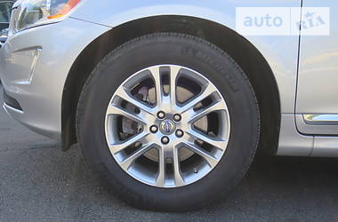 Позашляховик / Кросовер Volvo XC60 2014 в 