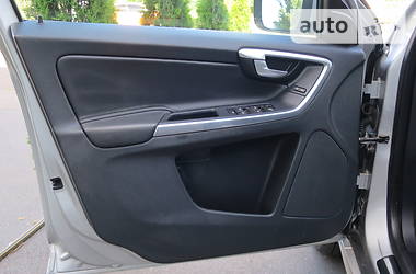 Позашляховик / Кросовер Volvo XC60 2014 в 