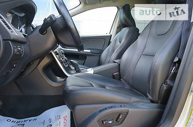 Позашляховик / Кросовер Volvo XC60 2014 в 