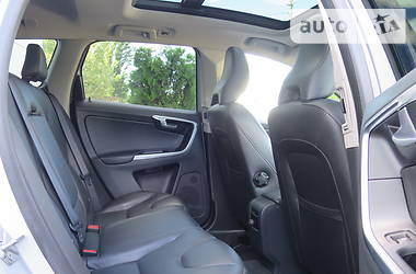 Позашляховик / Кросовер Volvo XC60 2014 в 