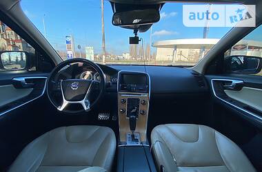 Позашляховик / Кросовер Volvo XC60 2012 в 