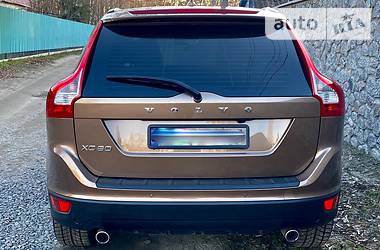 Позашляховик / Кросовер Volvo XC60 2012 в 