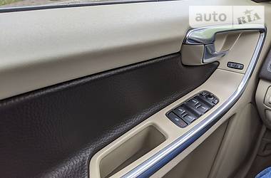 Позашляховик / Кросовер Volvo XC60 2011 в 