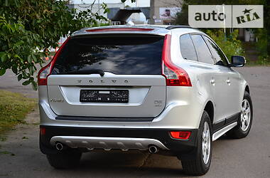 Позашляховик / Кросовер Volvo XC60 2011 в 