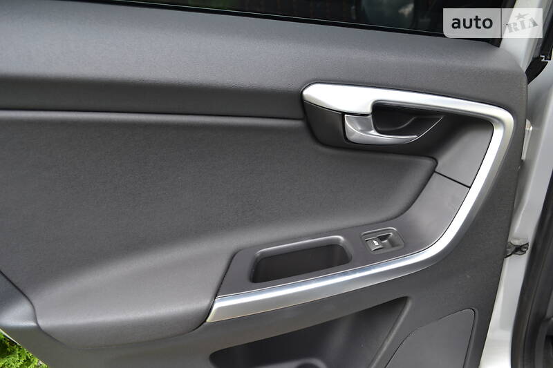 Позашляховик / Кросовер Volvo XC60 2011 в Луцьку