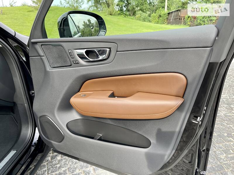 Внедорожник / Кроссовер Volvo XC60 2019 в Днепре фото 13 Внедорожник / Кроссовер Volvo XC60 2019 в Днепре