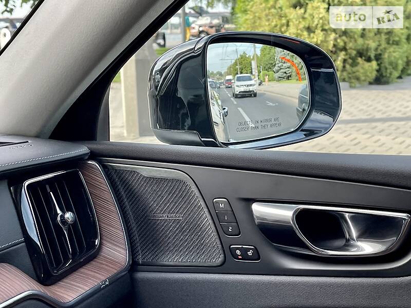 Внедорожник / Кроссовер Volvo XC60 2019 в Днепре фото 12 Внедорожник / Кроссовер Volvo XC60 2019 в Днепре