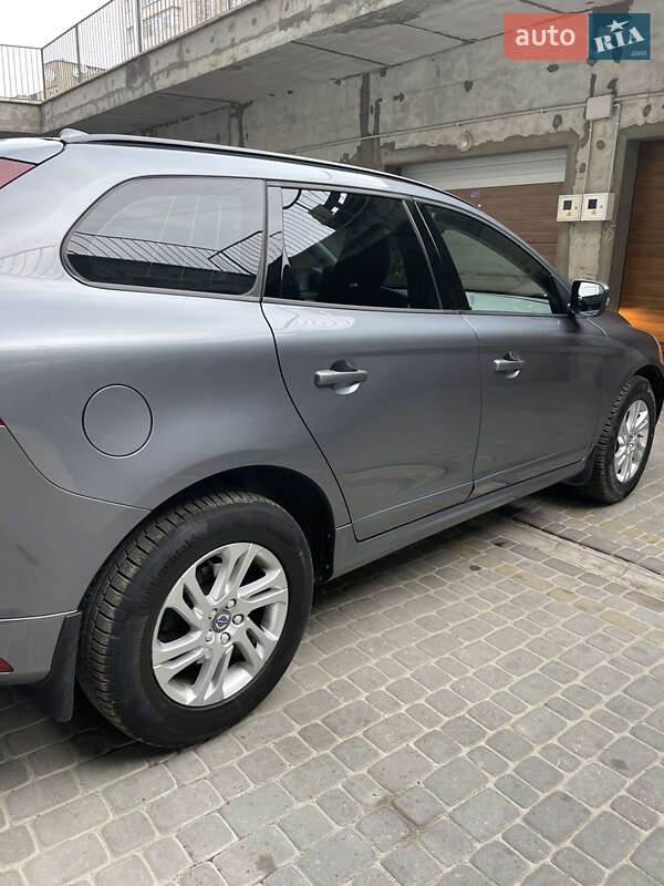 Внедорожник / Кроссовер Volvo XC60 2017 в Тернополе