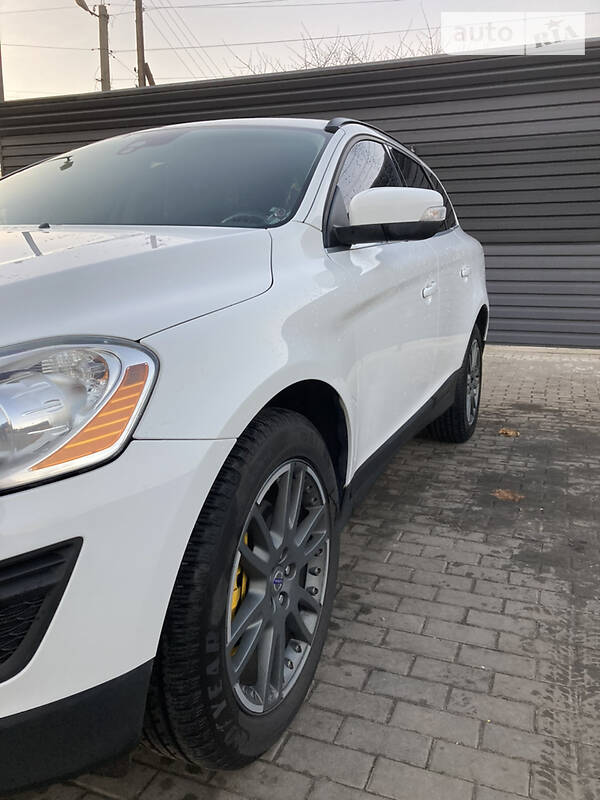 Позашляховик / Кросовер Volvo XC60 2010 в Миргороді