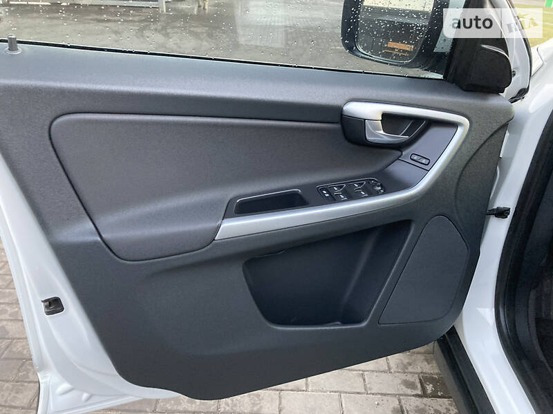 Позашляховик / Кросовер Volvo XC60 2010 в Миргороді