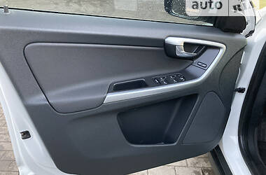Позашляховик / Кросовер Volvo XC60 2010 в 