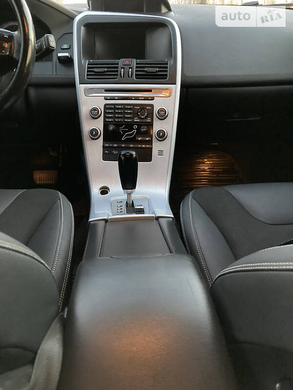 Позашляховик / Кросовер Volvo XC60 2010 в Миргороді
