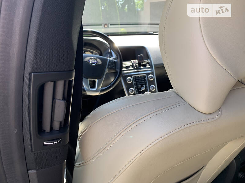 Позашляховик / Кросовер Volvo XC60 2015 в Львові