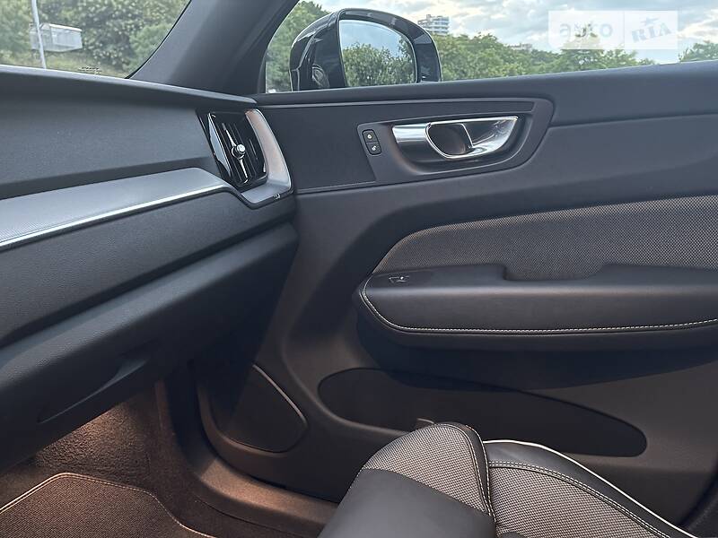 Внедорожник / Кроссовер Volvo XC60 2021 в Одессе