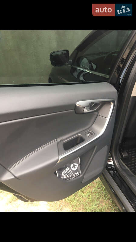 Внедорожник / Кроссовер Volvo XC60 2014 в Знаменке