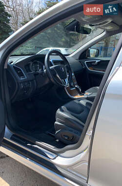 Внедорожник / Кроссовер Volvo XC60 2017 в 