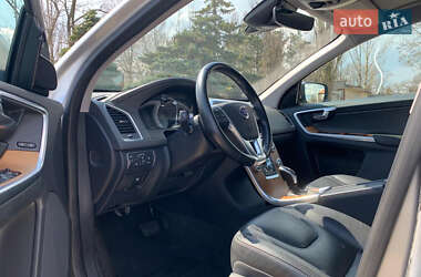 Внедорожник / Кроссовер Volvo XC60 2017 в 