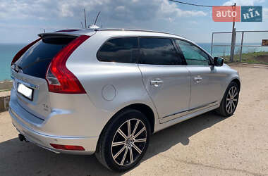 Внедорожник / Кроссовер Volvo XC60 2017 в 
