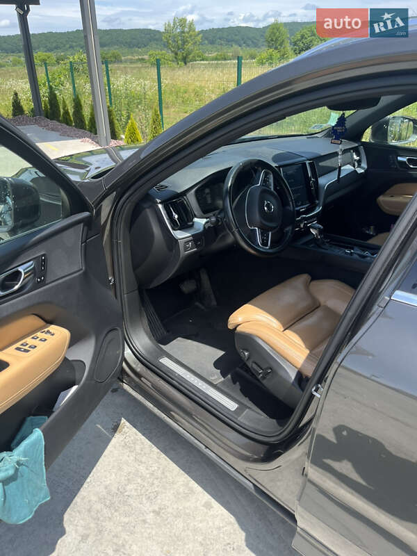 Внедорожник / Кроссовер Volvo XC60 2018 в Львове