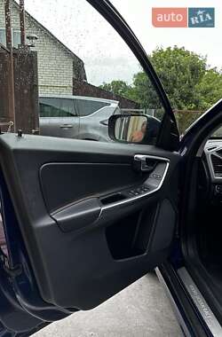 Внедорожник / Кроссовер Volvo XC60 2015 в 
