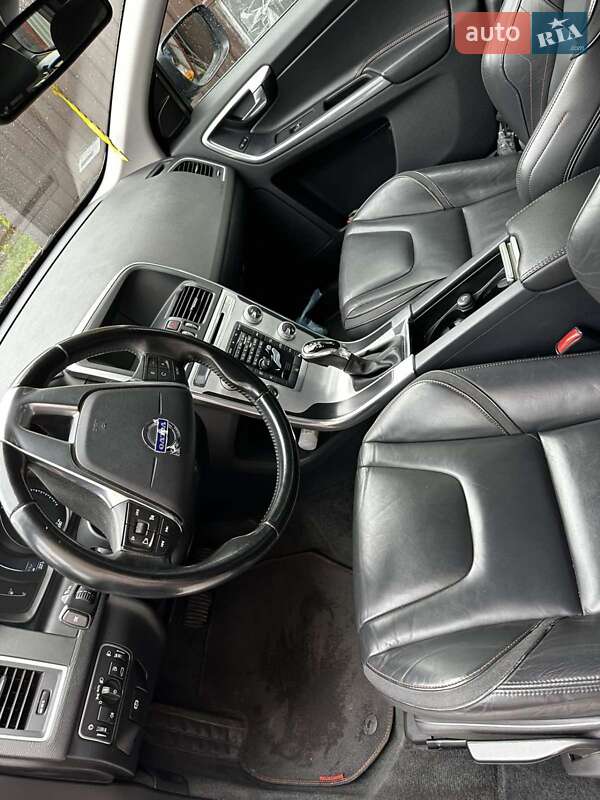 Внедорожник / Кроссовер Volvo XC60 2015 в Киеве