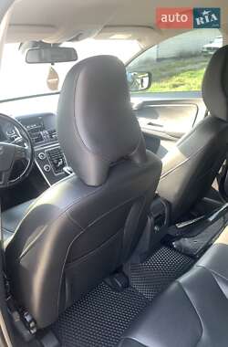 Внедорожник / Кроссовер Volvo XC60 2014 в 