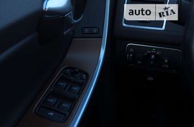 Внедорожник / Кроссовер Volvo XC60 2016 в 