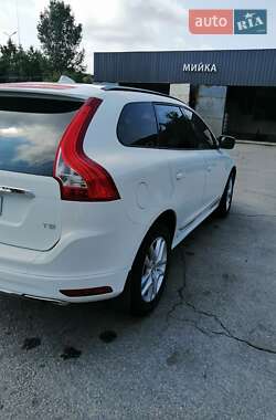 Внедорожник / Кроссовер Volvo XC60 2017 в 