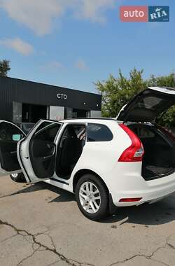 Внедорожник / Кроссовер Volvo XC60 2017 в 