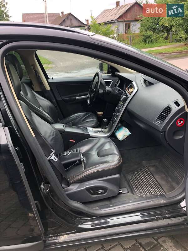 Внедорожник / Кроссовер Volvo XC60 2010 в Луцке