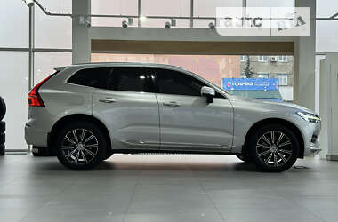 Внедорожник / Кроссовер Volvo XC60 2017 в 