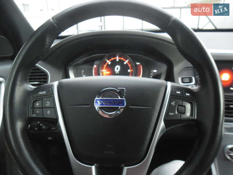 Внедорожник / Кроссовер Volvo XC60 2017 в Львове